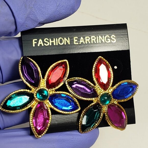 Women's Stunning Gold tone Flower Design Colorful Crystal Stud Earrings - Picture 5 of 8